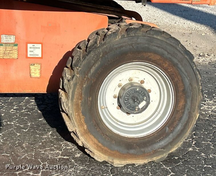 image for item EK3514 2006 JLG 600S boom lift