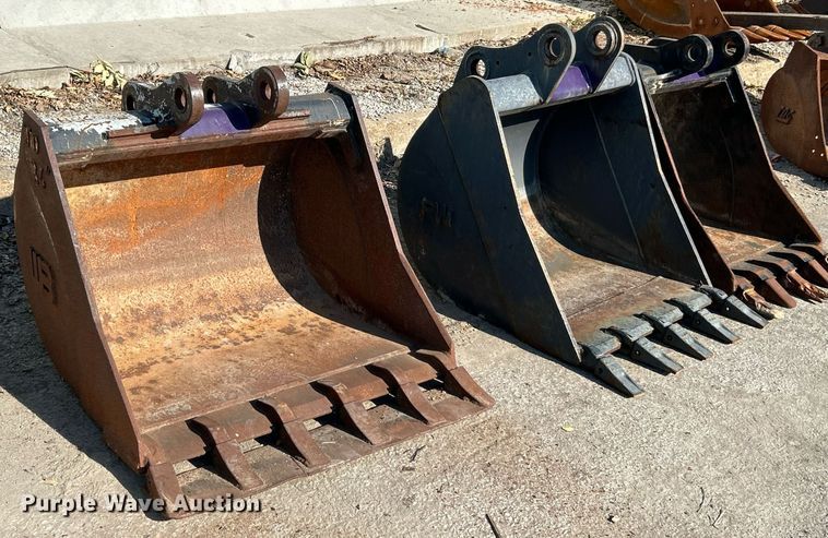 image for item EK3522 (3) excavator buckets