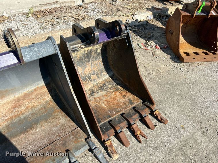image for item EK3522 (3) excavator buckets