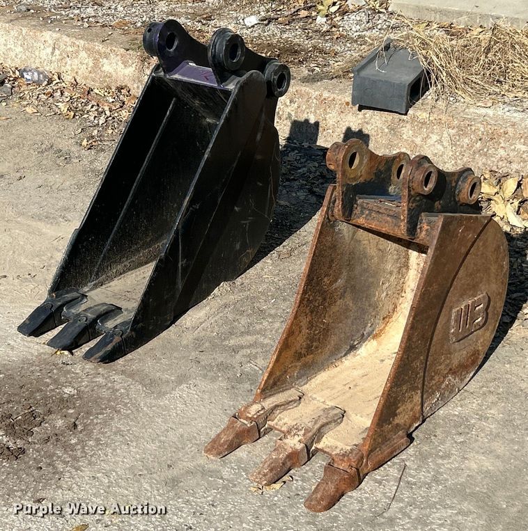 image for item EK3523 (2) excavator buckets