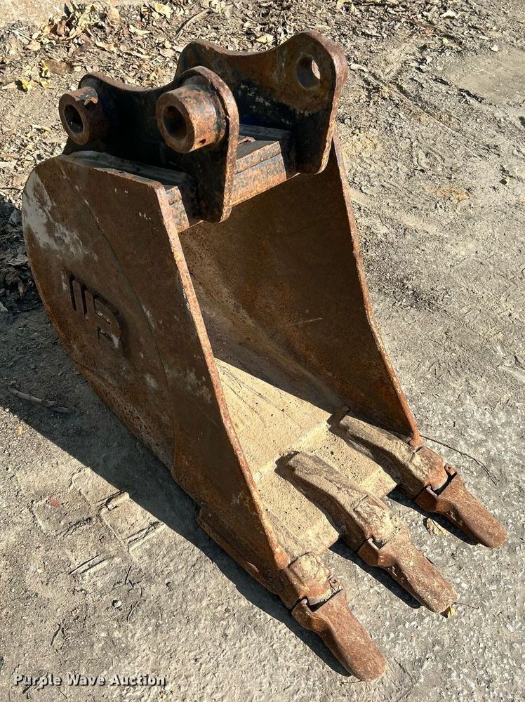 image for item EK3523 (2) excavator buckets