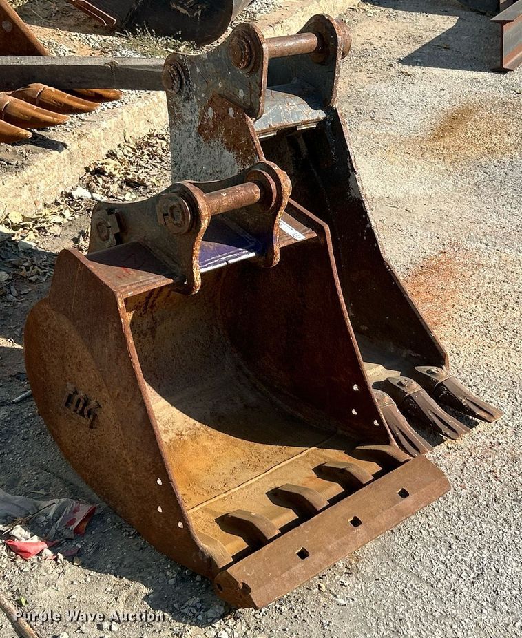 image for item EK3524 (2) excavator buckets