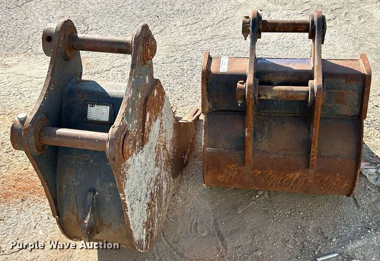 image for item EK3524 (2) excavator buckets