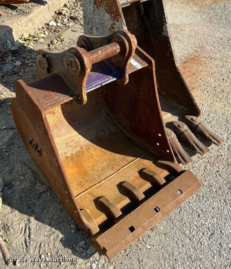 image for item EK3524 (2) excavator buckets