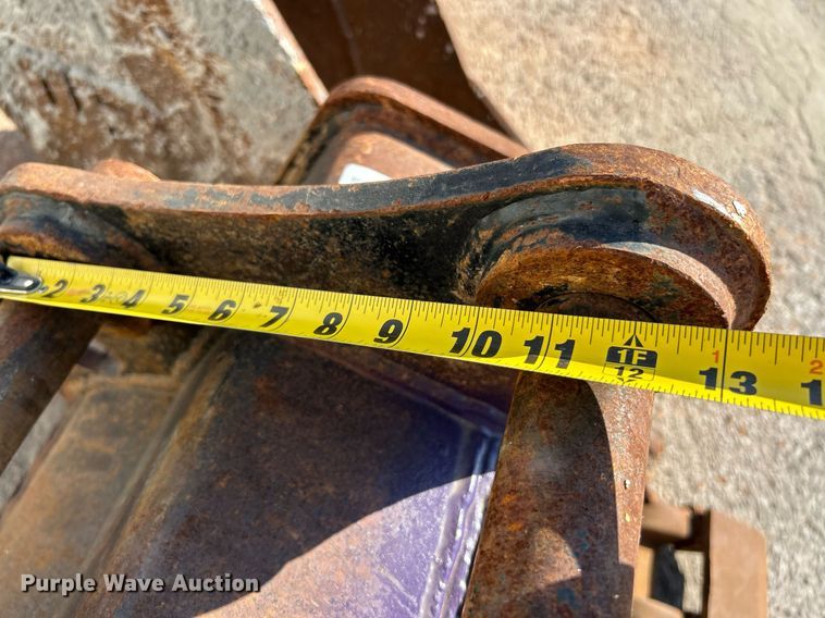 image for item EK3524 (2) excavator buckets