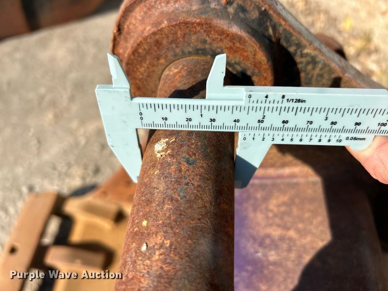 image for item EK3524 (2) excavator buckets