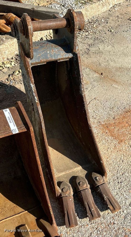 image for item EK3524 (2) excavator buckets