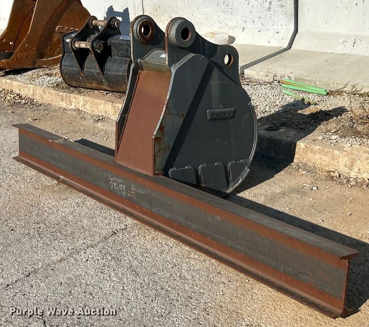 image for item EK3525 Volvo grading bucket