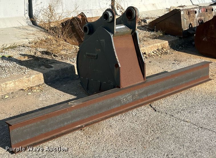 image for item EK3525 Volvo grading bucket