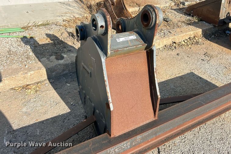 image for item EK3525 Volvo grading bucket