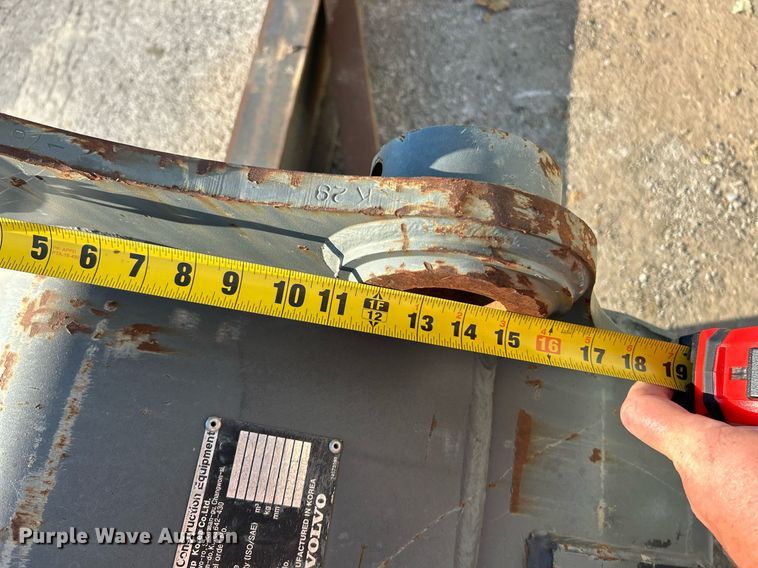 image for item EK3525 Volvo grading bucket