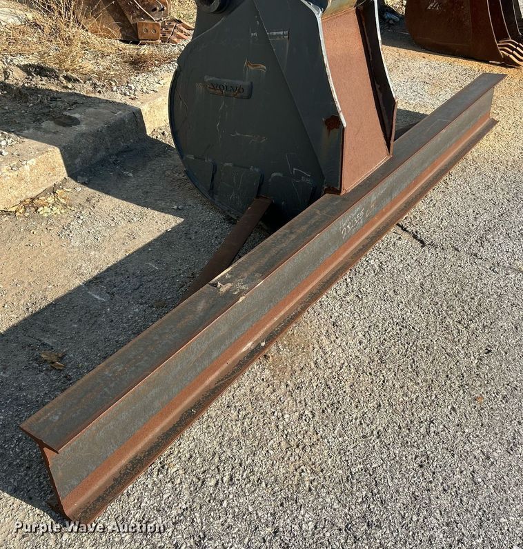 image for item EK3525 Volvo grading bucket