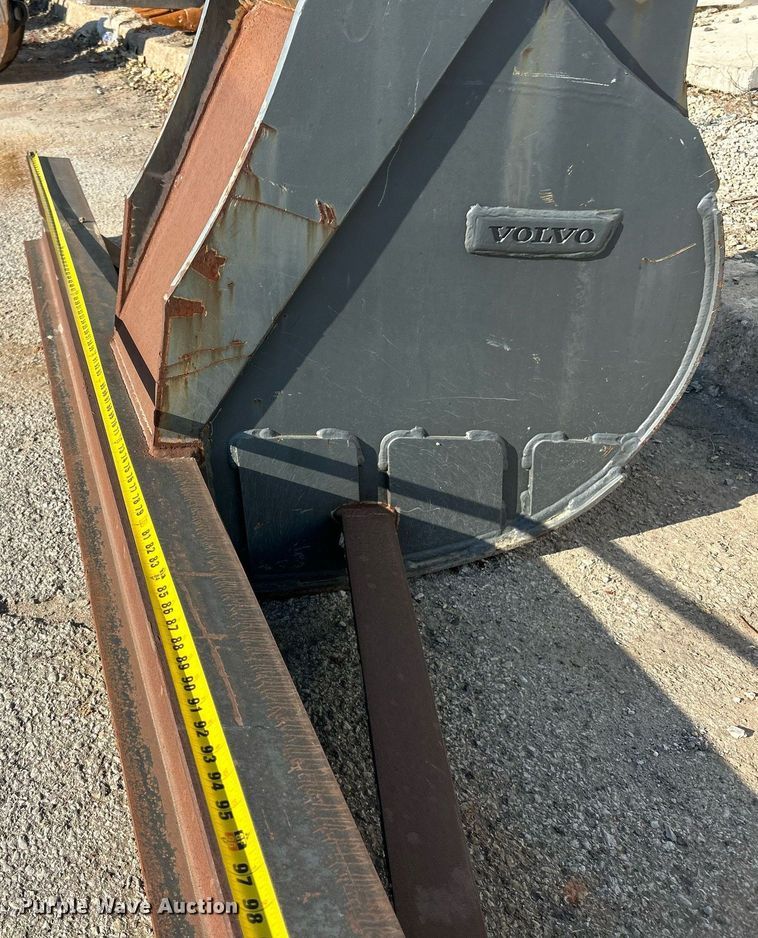 image for item EK3525 Volvo grading bucket