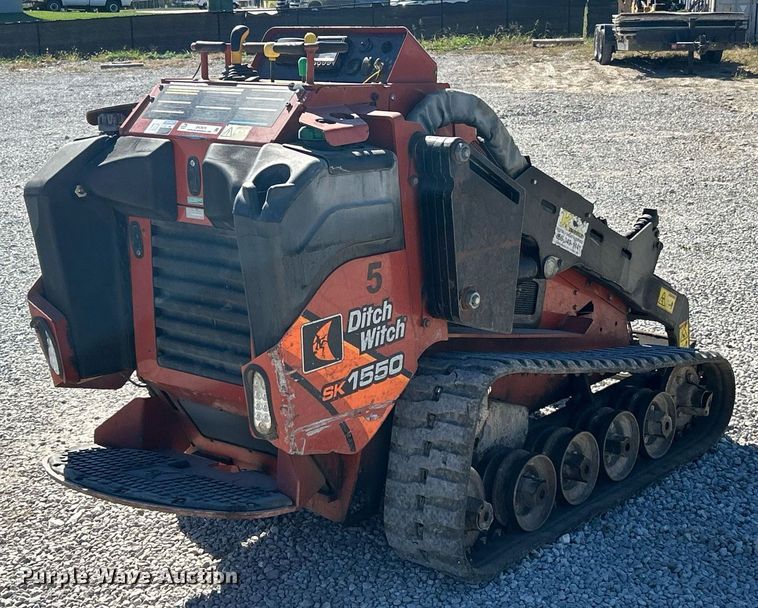 image for item EK3575 2018 Ditch Witch SK1550 compact utility loader