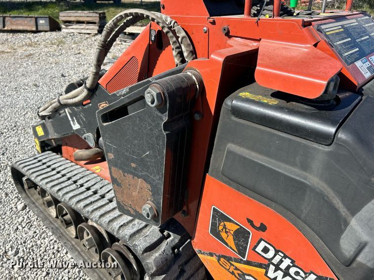 image for item EK3575 2018 Ditch Witch SK1550 compact utility loader