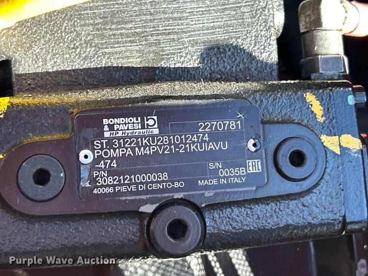 image for item EK3575 2018 Ditch Witch SK1550 compact utility loader