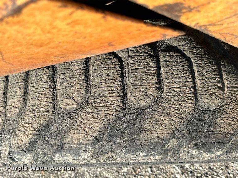 image for item EN0046 1994 Case  1840 skid steer loader