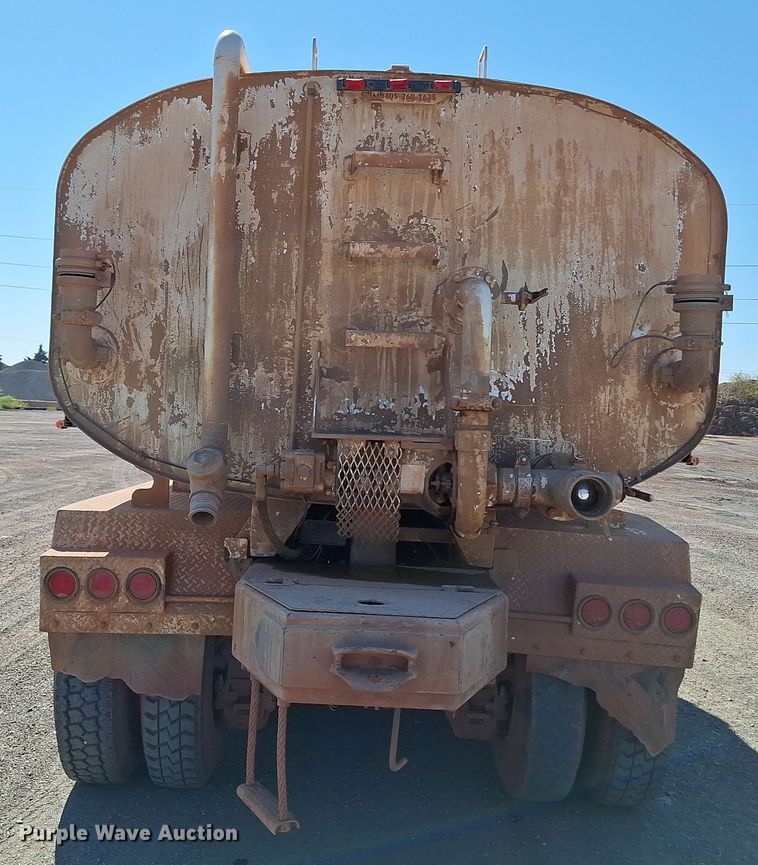 image for item EQ2283 1986 Mack R688ST water truck