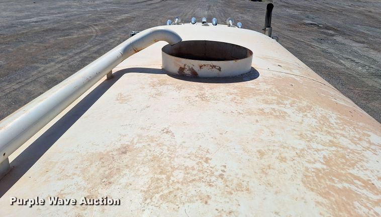 image for item EQ2283 1986 Mack R688ST water truck