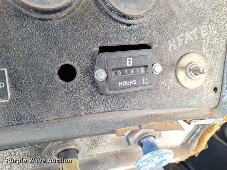 image for item EQ2283 1986 Mack R688ST water truck