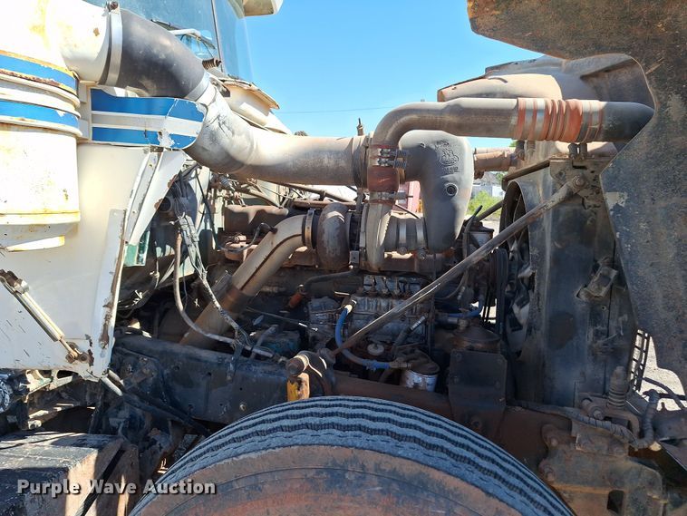 image for item EQ2283 1986 Mack R688ST water truck