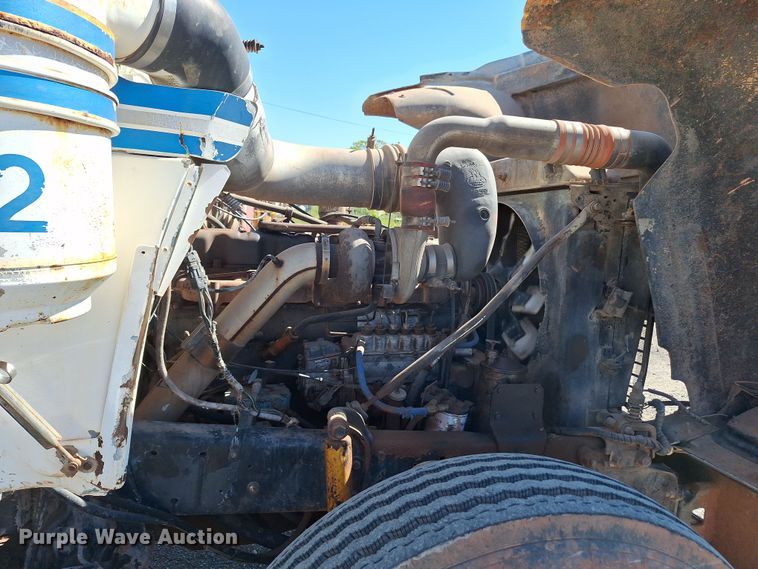 image for item EQ2283 1986 Mack R688ST water truck