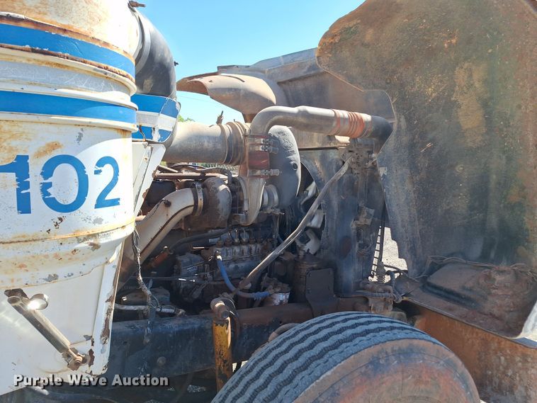 image for item EQ2283 1986 Mack R688ST water truck