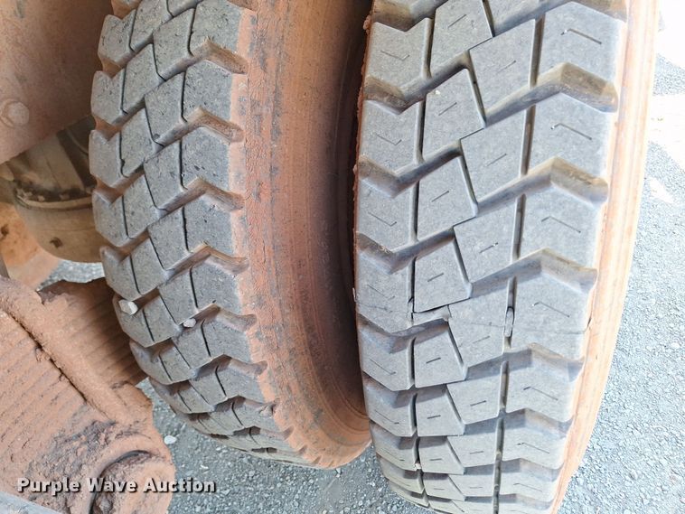 image for item EQ2283 1986 Mack R688ST water truck