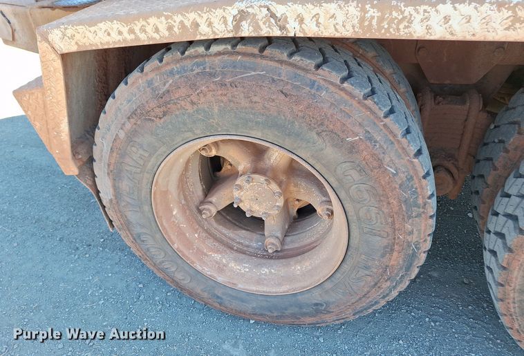 image for item EQ2283 1986 Mack R688ST water truck