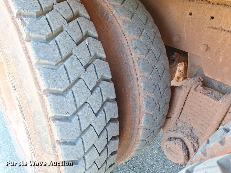 image for item EQ2283 1986 Mack R688ST water truck