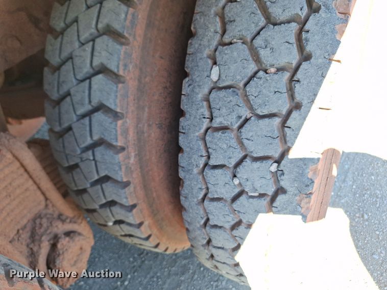 image for item EQ2283 1986 Mack R688ST water truck