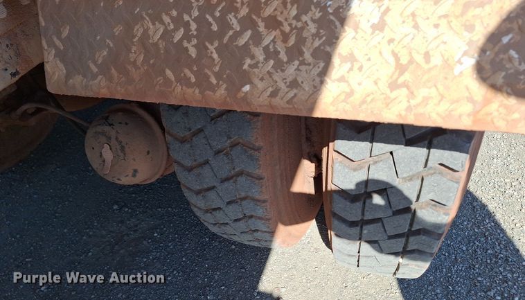 image for item EQ2283 1986 Mack R688ST water truck