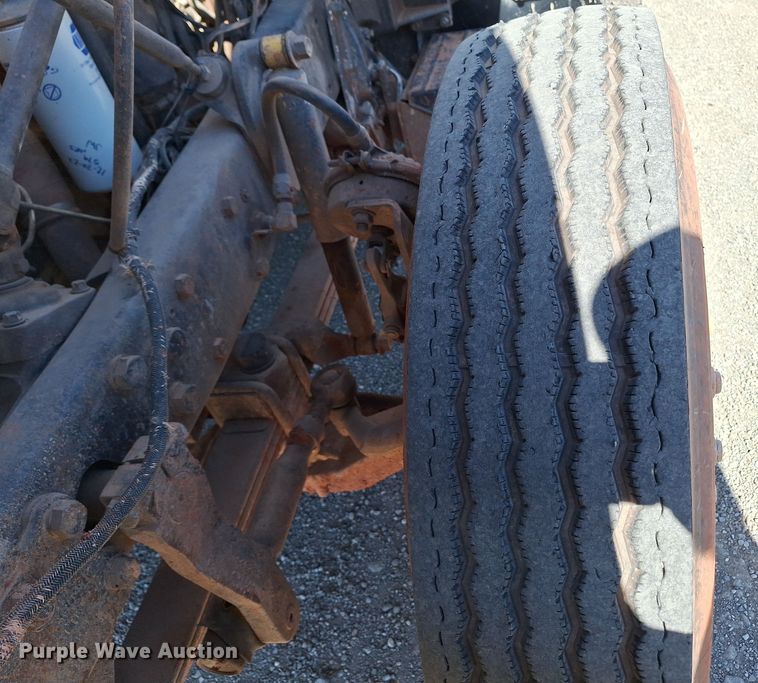 image for item EQ2283 1986 Mack R688ST water truck