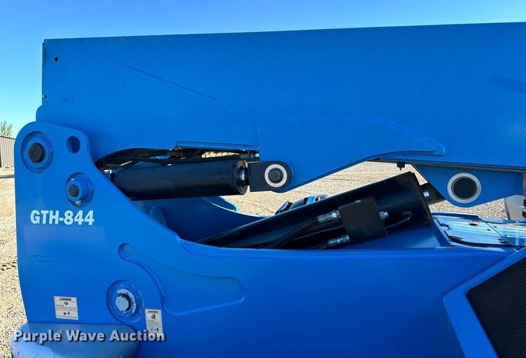 image for item ER8112 2013 Genie GTH-844 telehandler