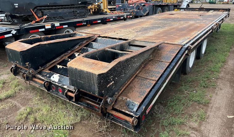 image for item IB9456 2001 Towmaster equipment trailer