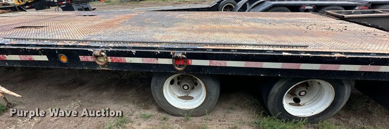 image for item IB9456 2001 Towmaster equipment trailer