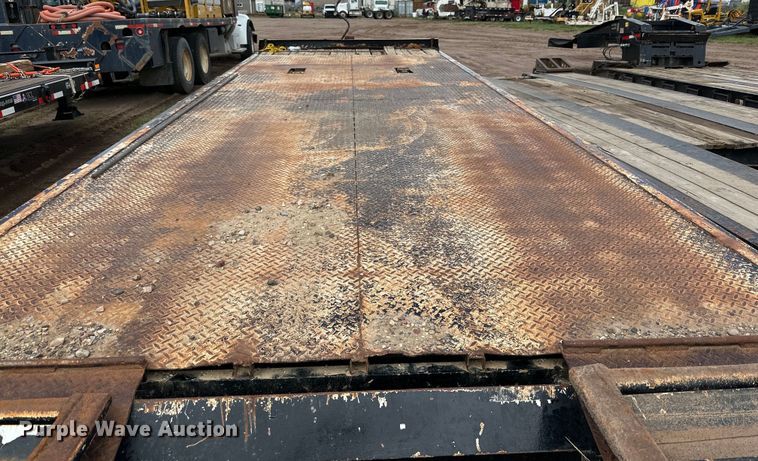 image for item IB9456 2001 Towmaster equipment trailer