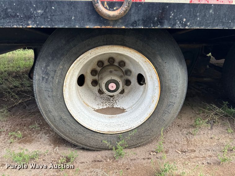 image for item IB9456 2001 Towmaster equipment trailer