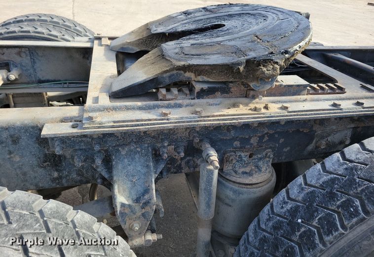 image for item JH9925 2000 Mack CX613 semi truck