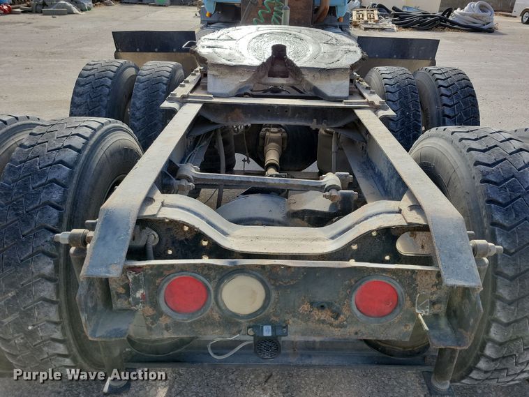 image for item JH9925 2000 Mack CX613 semi truck