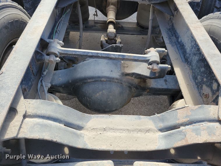 image for item JH9925 2000 Mack CX613 semi truck