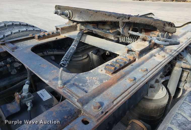 image for item JH9925 2000 Mack CX613 semi truck