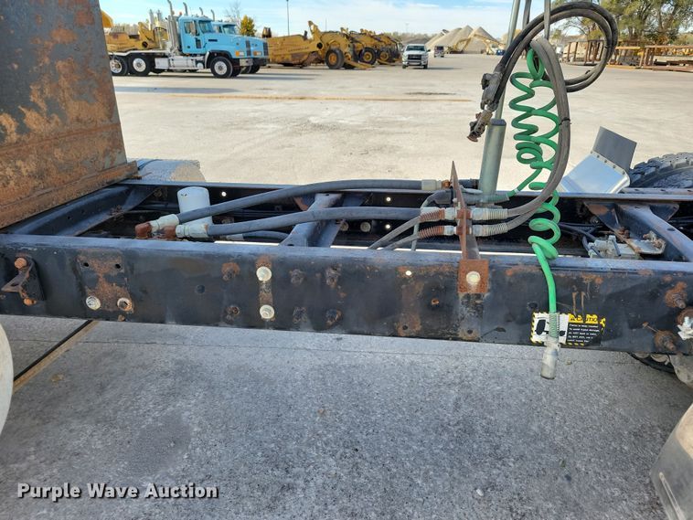 image for item JH9925 2000 Mack CX613 semi truck