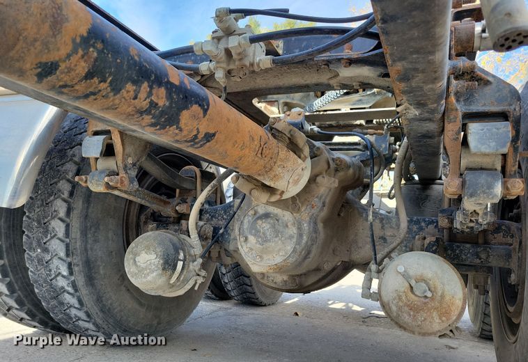 image for item JH9925 2000 Mack CX613 semi truck