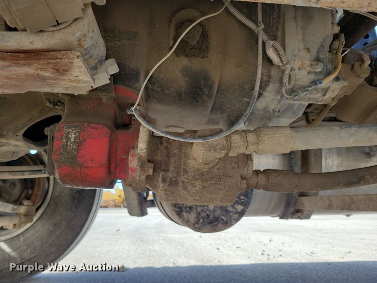 image for item JH9925 2000 Mack CX613 semi truck