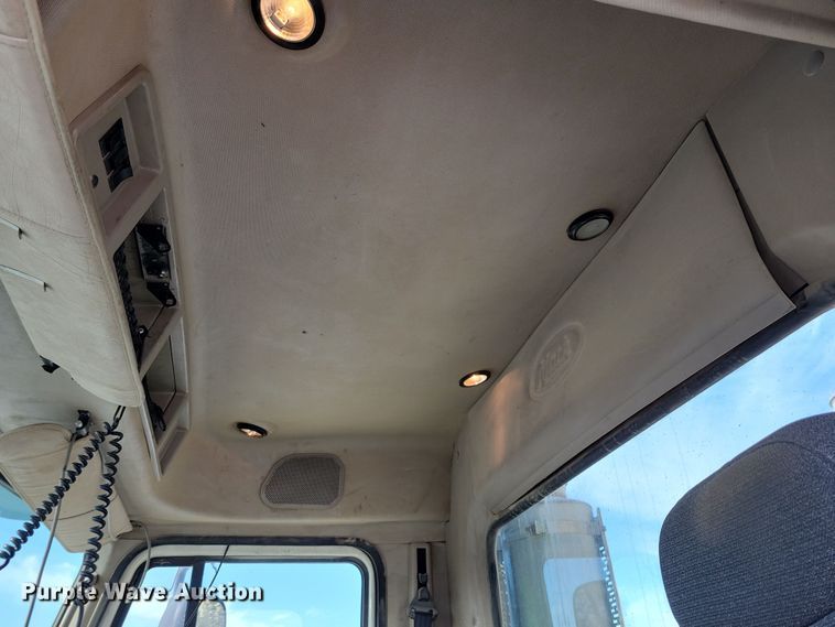 image for item JH9925 2000 Mack CX613 semi truck