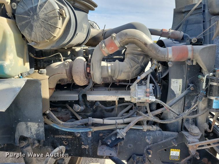 image for item JH9925 2000 Mack CX613 semi truck