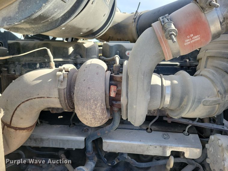 image for item JH9925 2000 Mack CX613 semi truck