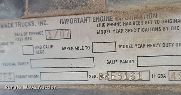 image for item JH9925 2000 Mack CX613 semi truck