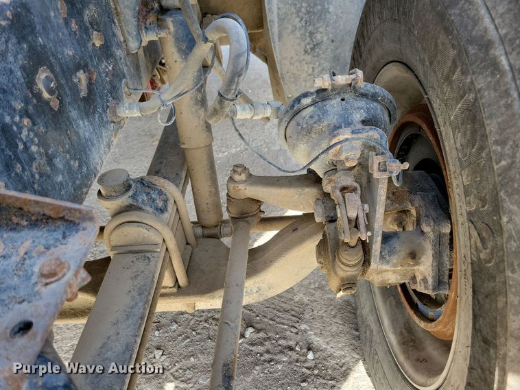 image for item JH9925 2000 Mack CX613 semi truck